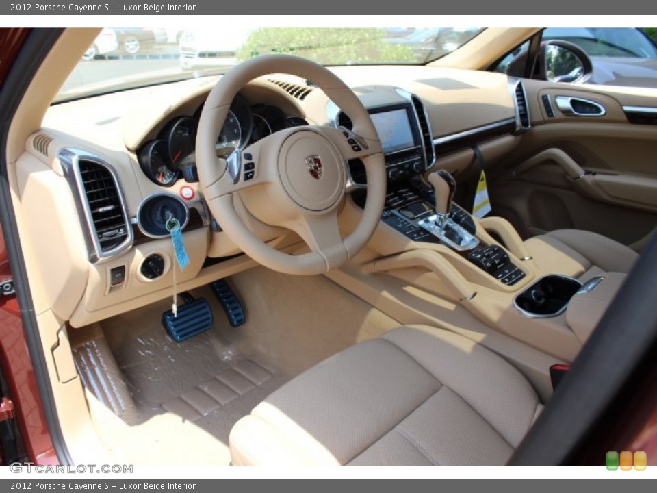 Luxor Beige Interior Prime Interior for the 2012 Porsche Cayenne S #66949967