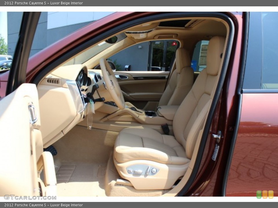 Luxor Beige Interior Photo for the 2012 Porsche Cayenne S #66949970