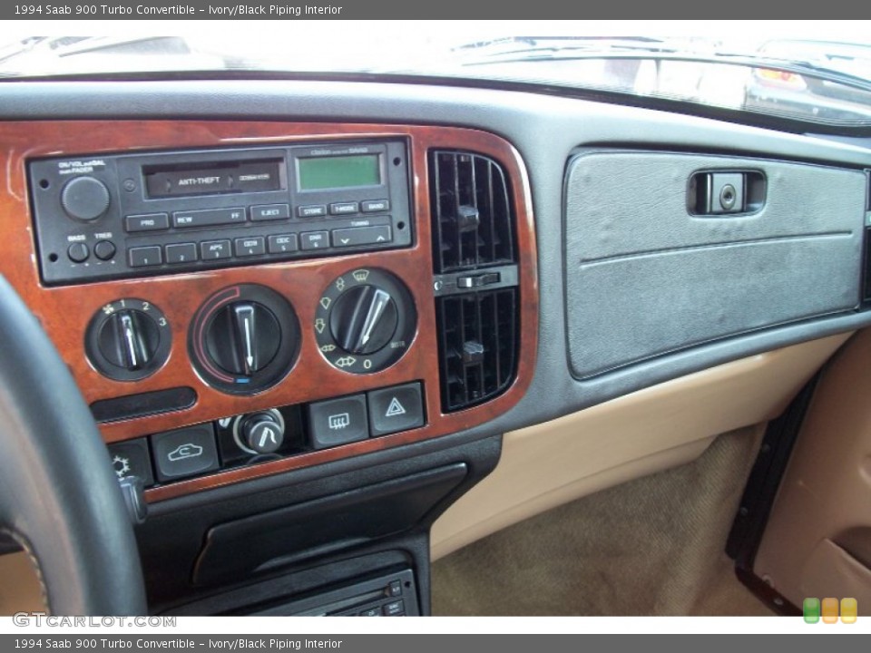 Ivory/Black Piping Interior Controls for the 1994 Saab 900 Turbo Convertible #66957973