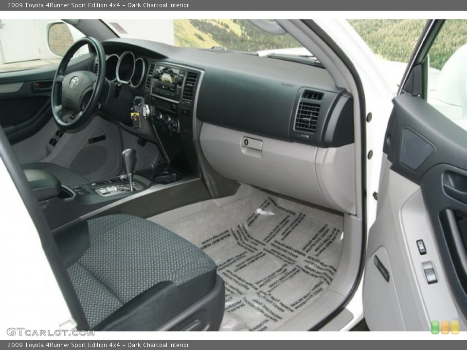 Dark Charcoal Interior Photo for the 2009 Toyota 4Runner Sport Edition 4x4 #66996073