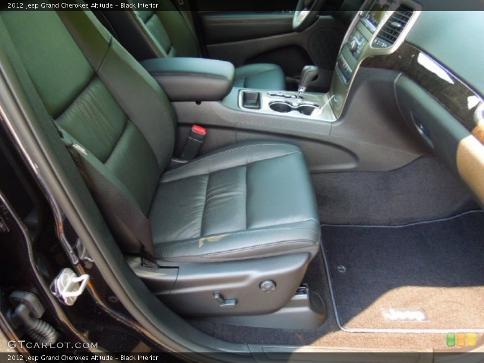 Black Interior Front Seat for the 2012 Jeep Grand Cherokee Altitude #67004833