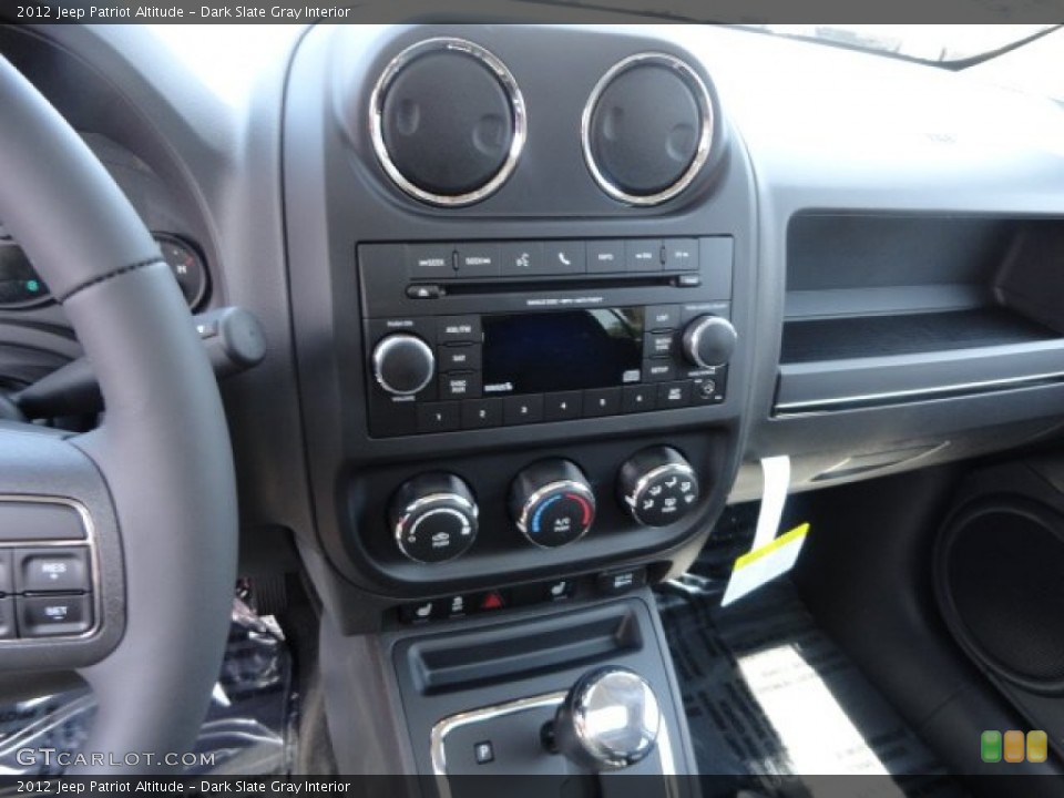 Dark Slate Gray Interior Controls for the 2012 Jeep Patriot Altitude #67010365