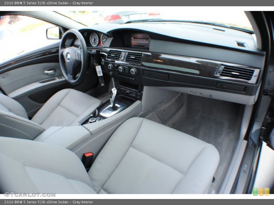 Gray Interior Dashboard for the 2010 BMW 5 Series 528i xDrive Sedan #67025808