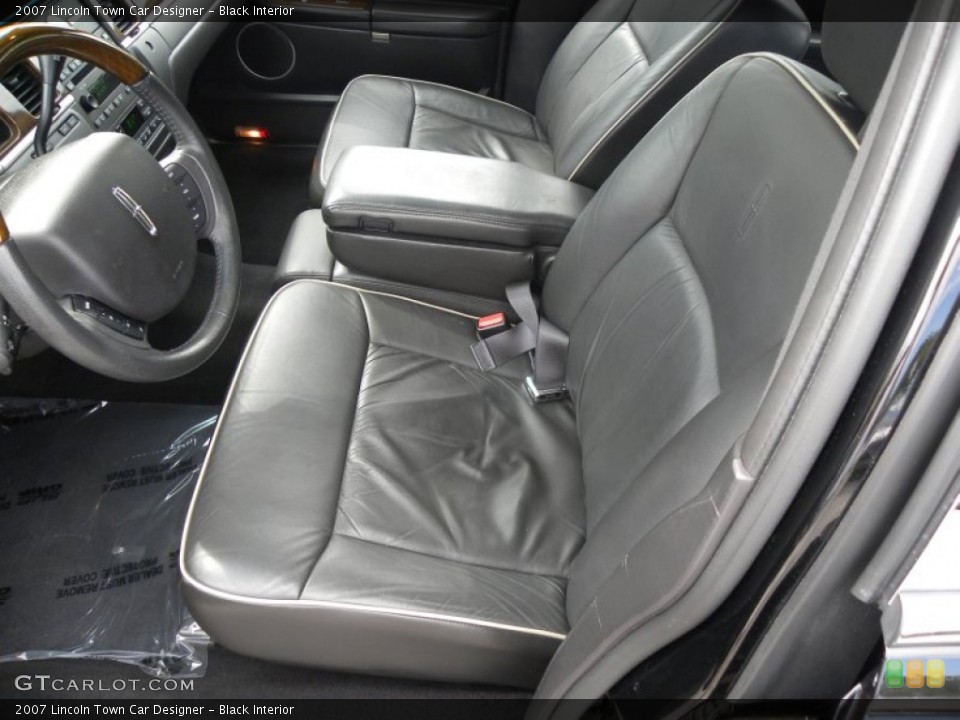 Black Interior Photo for the 2007 Lincoln Town Car Designer #67029171