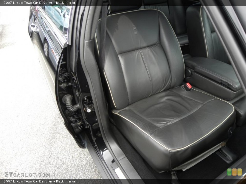 Black Interior Front Seat for the 2007 Lincoln Town Car Designer #67029213