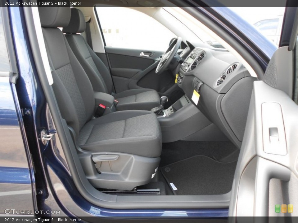 Black Interior Photo for the 2012 Volkswagen Tiguan S #67039752