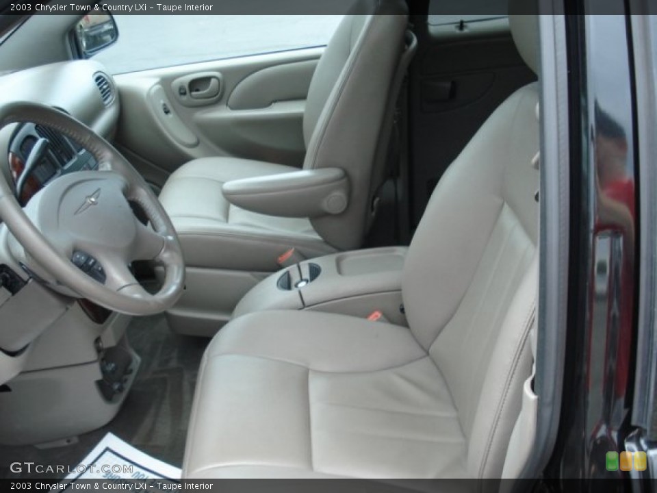 Taupe Interior Photo for the 2003 Chrysler Town & Country LXi #67056489