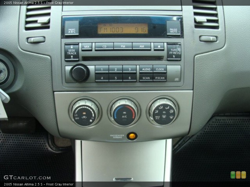 Frost Gray Interior Controls for the 2005 Nissan Altima 2.5 S #67061729