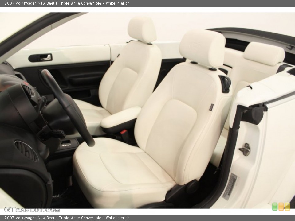 White Interior Photo for the 2007 Volkswagen New Beetle Triple White Convertible #67066344