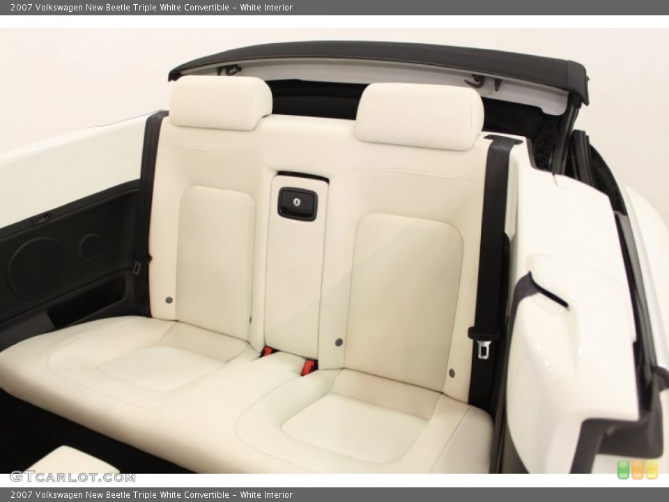 White Interior Photo for the 2007 Volkswagen New Beetle Triple White Convertible #67066434