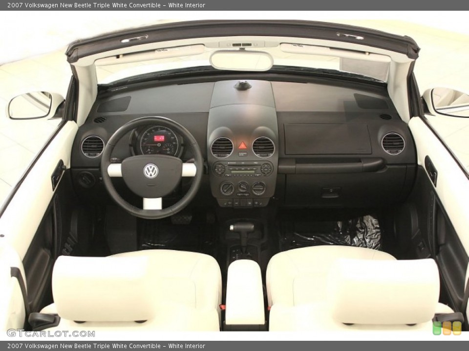 White Interior Dashboard for the 2007 Volkswagen New Beetle Triple White Convertible #67066449