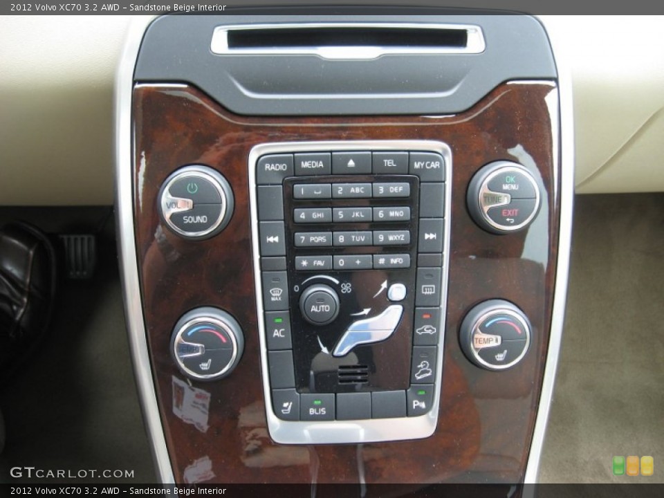Sandstone Beige Interior Controls for the 2012 Volvo XC70 3.2 AWD #67116743