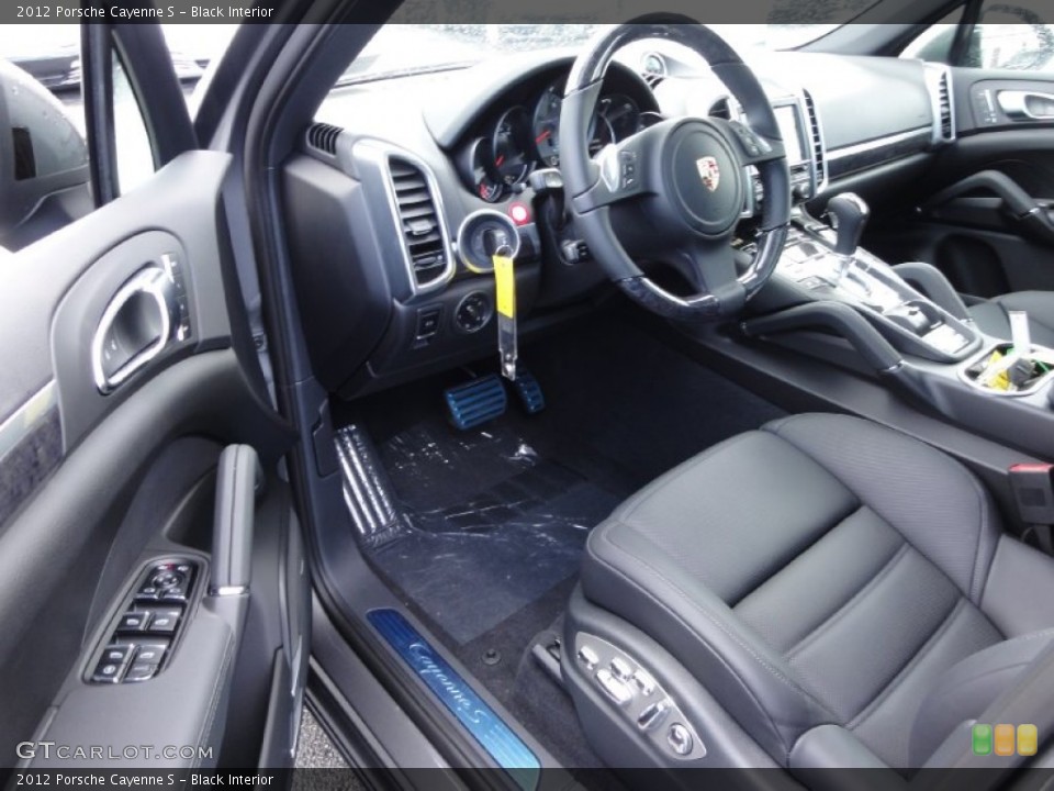 Black Interior Photo for the 2012 Porsche Cayenne S #67126211