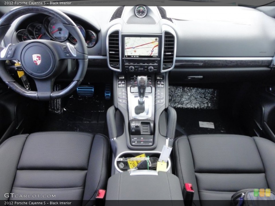 Black Interior Dashboard for the 2012 Porsche Cayenne S #67126340