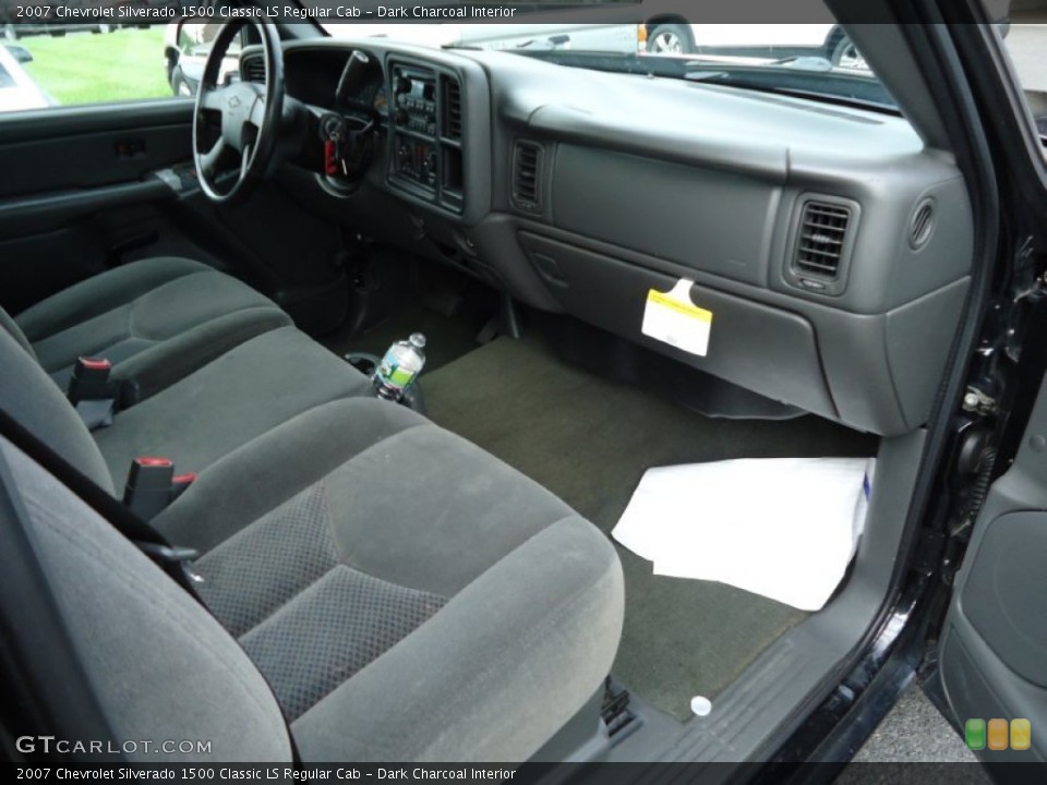 Dark Charcoal Interior Dashboard for the 2007 Chevrolet Silverado 1500 Classic LS Regular Cab #67152758