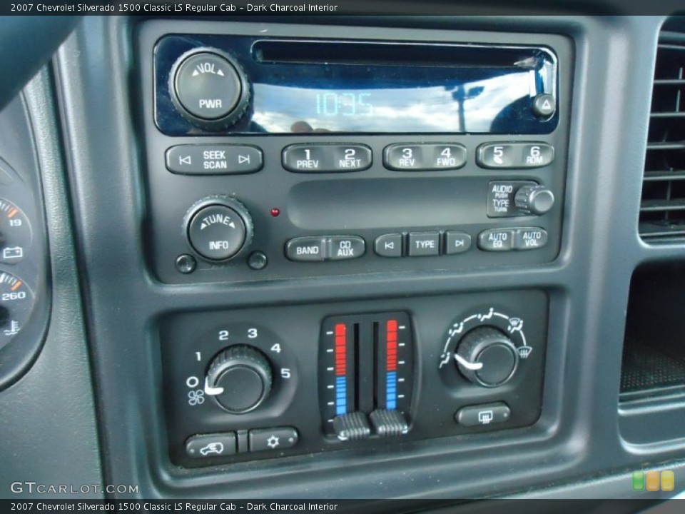 Dark Charcoal Interior Controls for the 2007 Chevrolet Silverado 1500 Classic LS Regular Cab #67152803