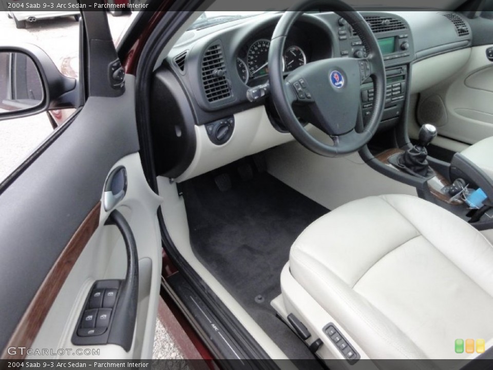 Parchment Interior Photo for the 2004 Saab 9-3 Arc Sedan #67179347
