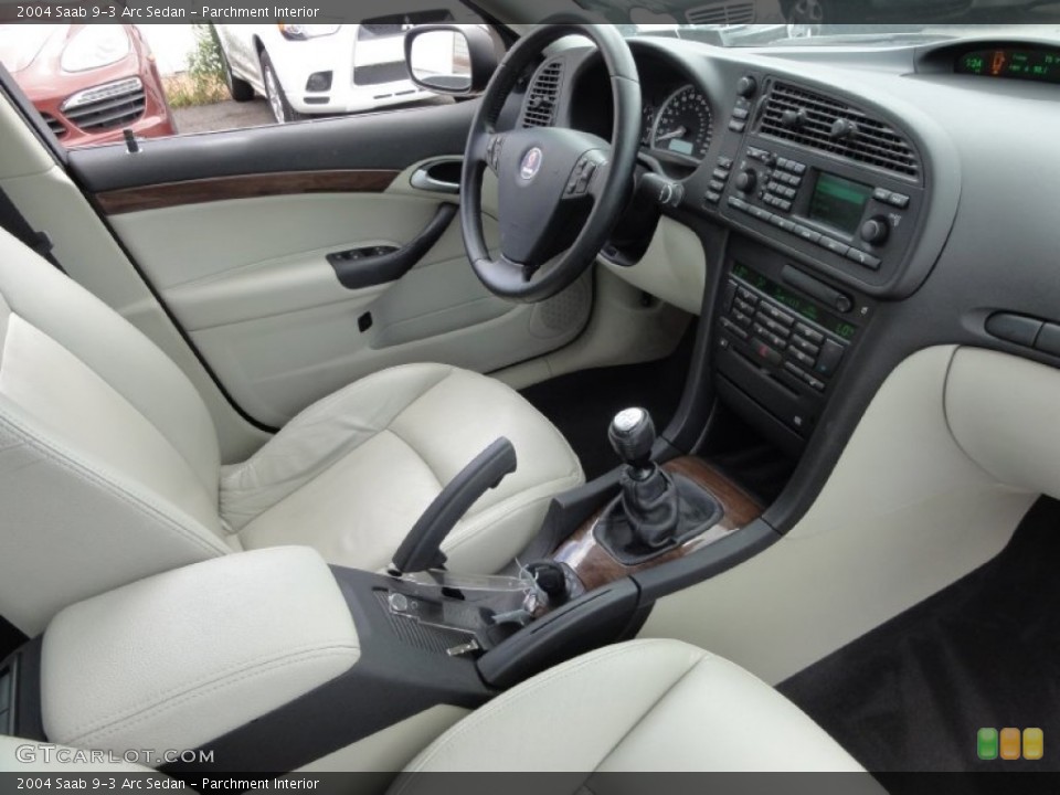 Parchment Interior Photo for the 2004 Saab 9-3 Arc Sedan #67179401