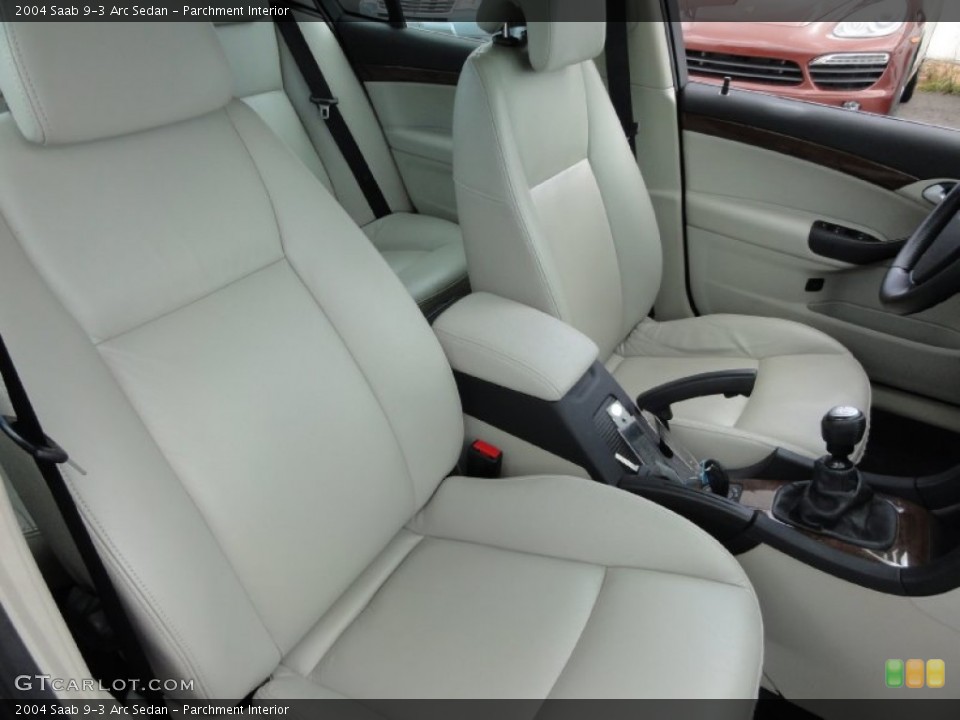 Parchment Interior Photo for the 2004 Saab 9-3 Arc Sedan #67179422