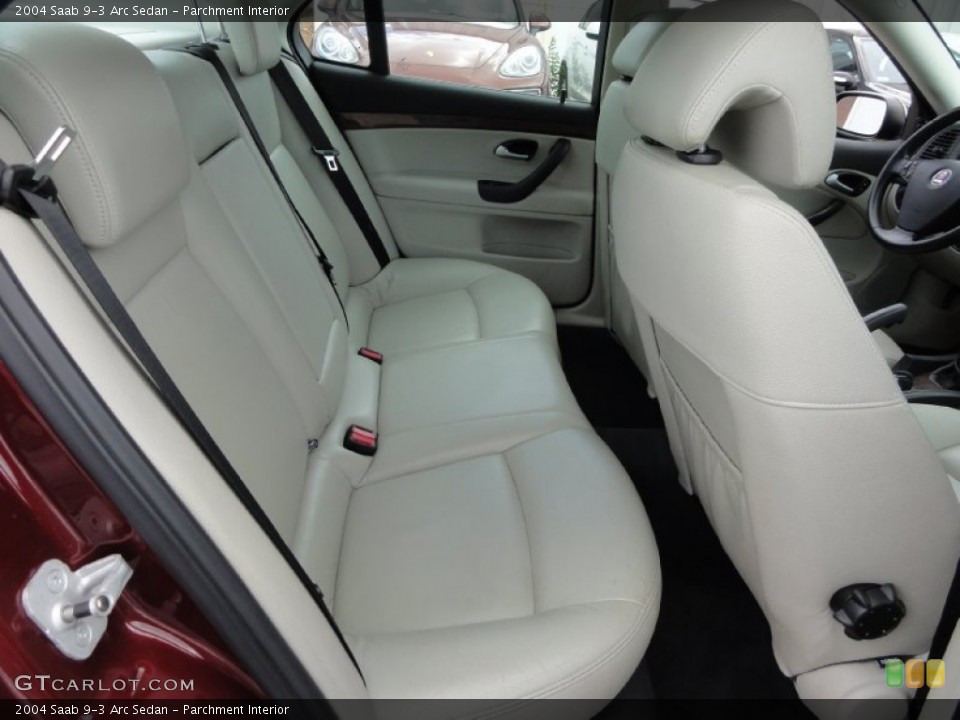 Parchment Interior Photo for the 2004 Saab 9-3 Arc Sedan #67179461
