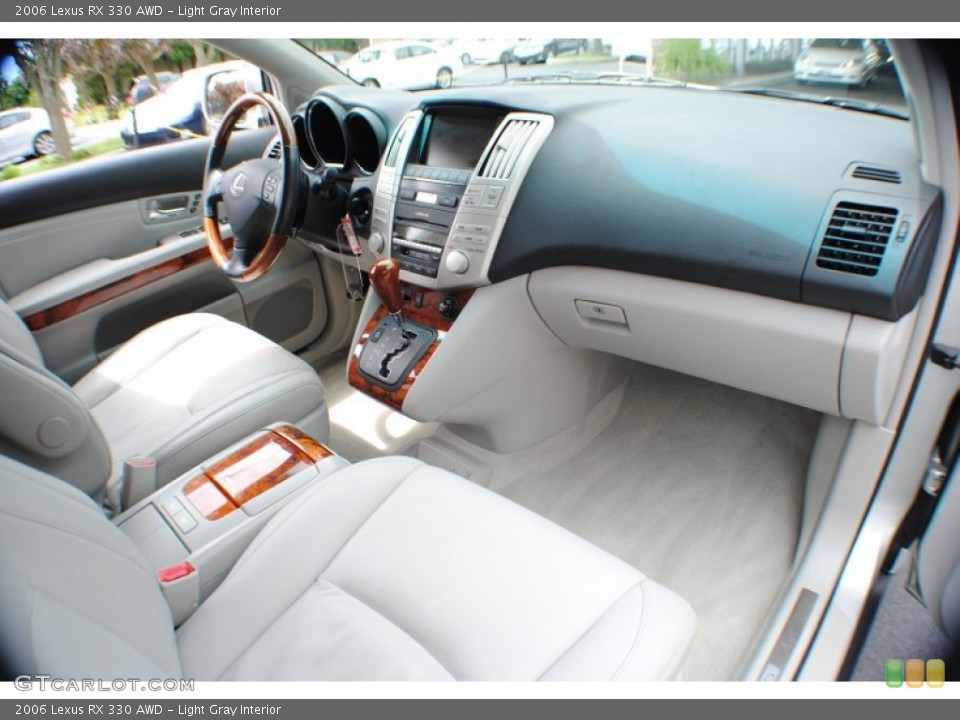 Light Gray Interior Photo for the 2006 Lexus RX 330 AWD #67180616