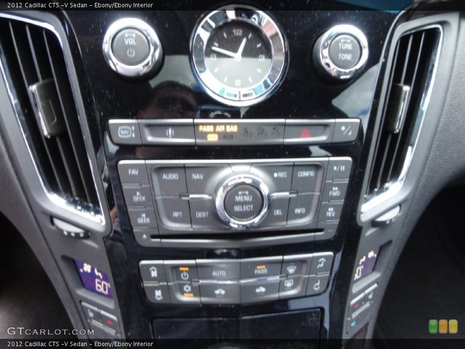 Ebony/Ebony Interior Controls for the 2012 Cadillac CTS -V Sedan #67183809