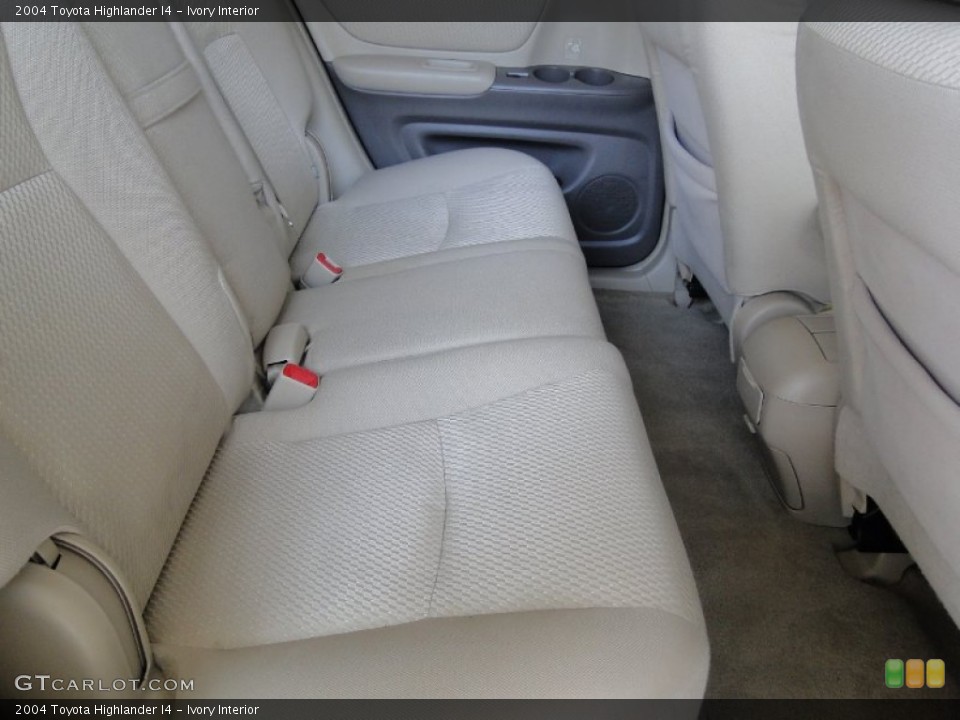 Ivory Interior Photo for the 2004 Toyota Highlander I4 #67221024