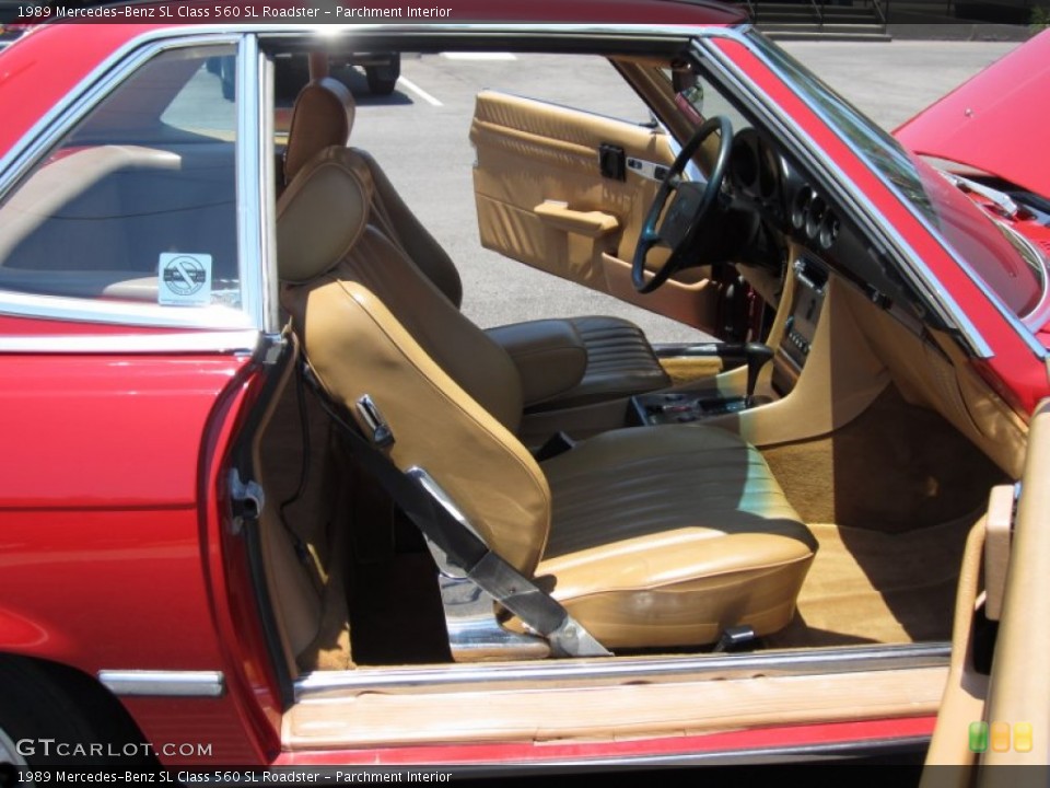 Parchment Interior Photo for the 1989 Mercedes-Benz SL Class 560 SL Roadster #67226548
