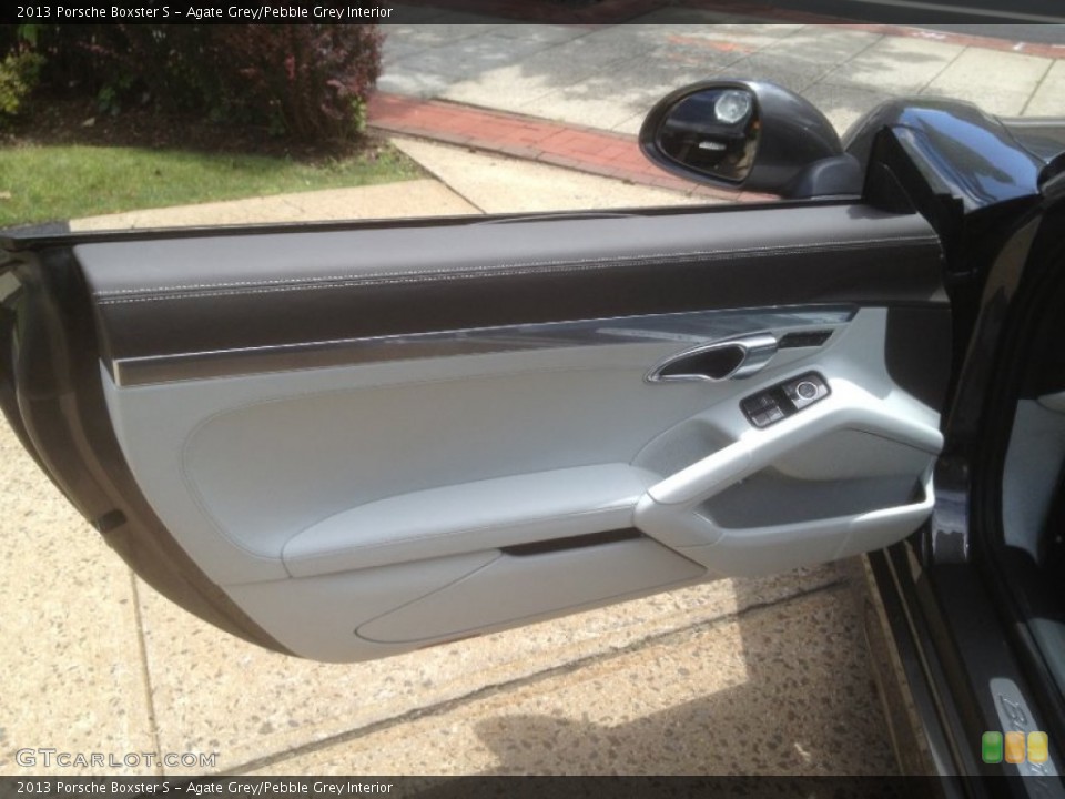 Agate Grey/Pebble Grey Interior Door Panel for the 2013 Porsche Boxster S #67260468