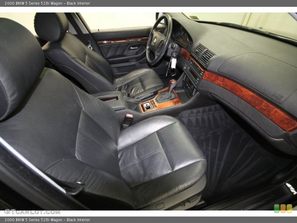 Black Interior Photo for the 2000 BMW 5 Series 528i Wagon #67282298