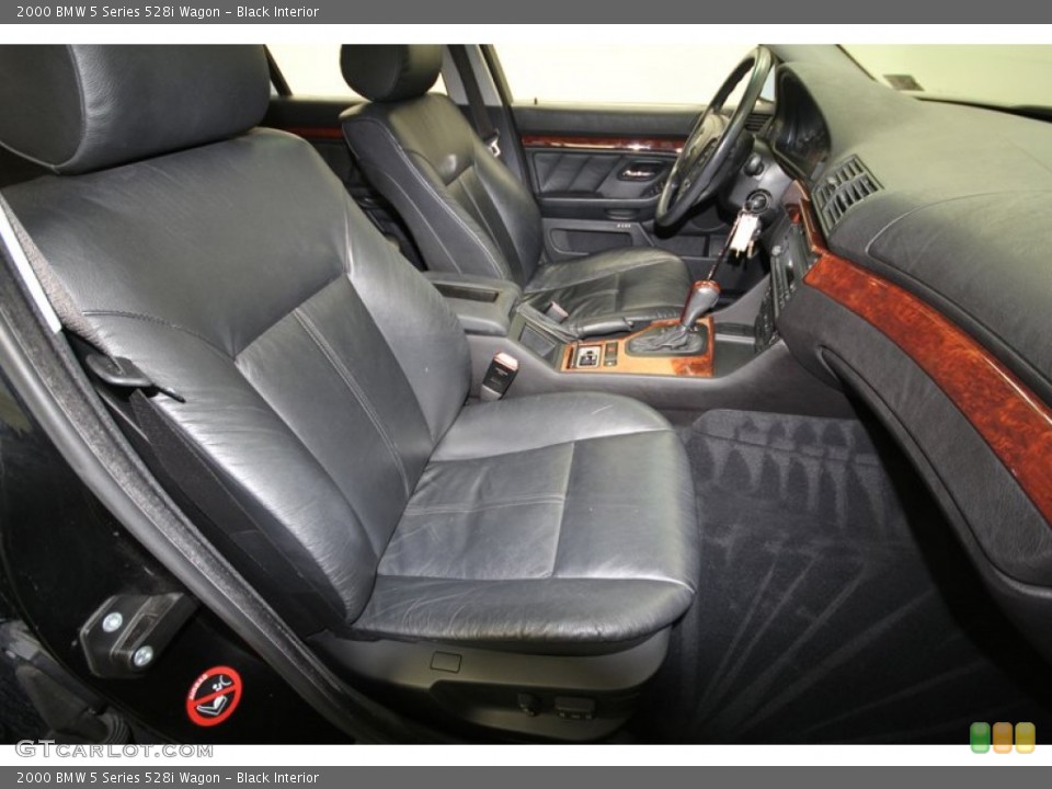 Black Interior Photo for the 2000 BMW 5 Series 528i Wagon #67282328