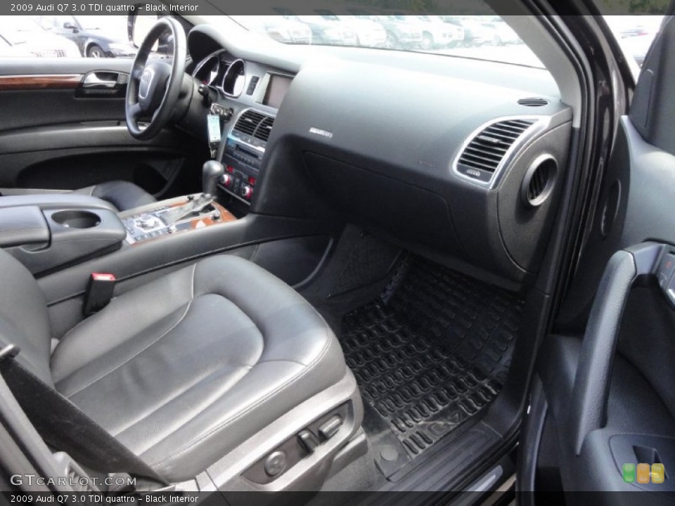 Black Interior Dashboard for the 2009 Audi Q7 3.0 TDI quattro #67310612