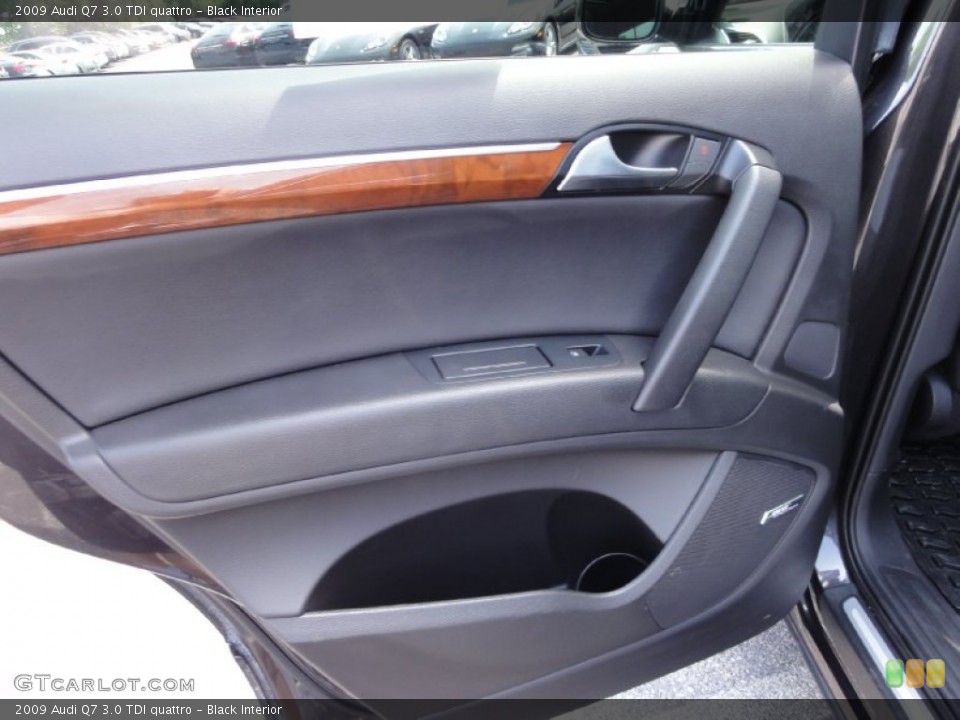 Black Interior Door Panel for the 2009 Audi Q7 3.0 TDI quattro #67310687