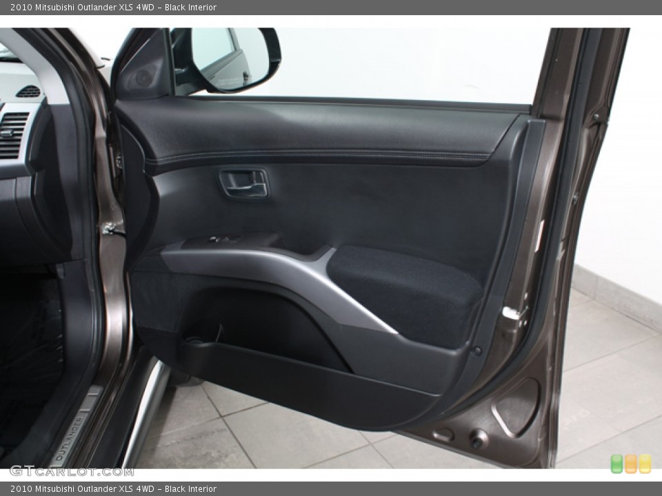 Black Interior Door Panel for the 2010 Mitsubishi Outlander XLS 4WD #67312907