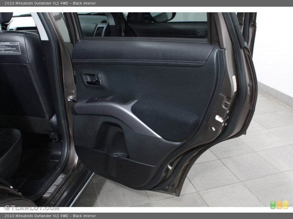 Black Interior Door Panel for the 2010 Mitsubishi Outlander XLS 4WD #67312919