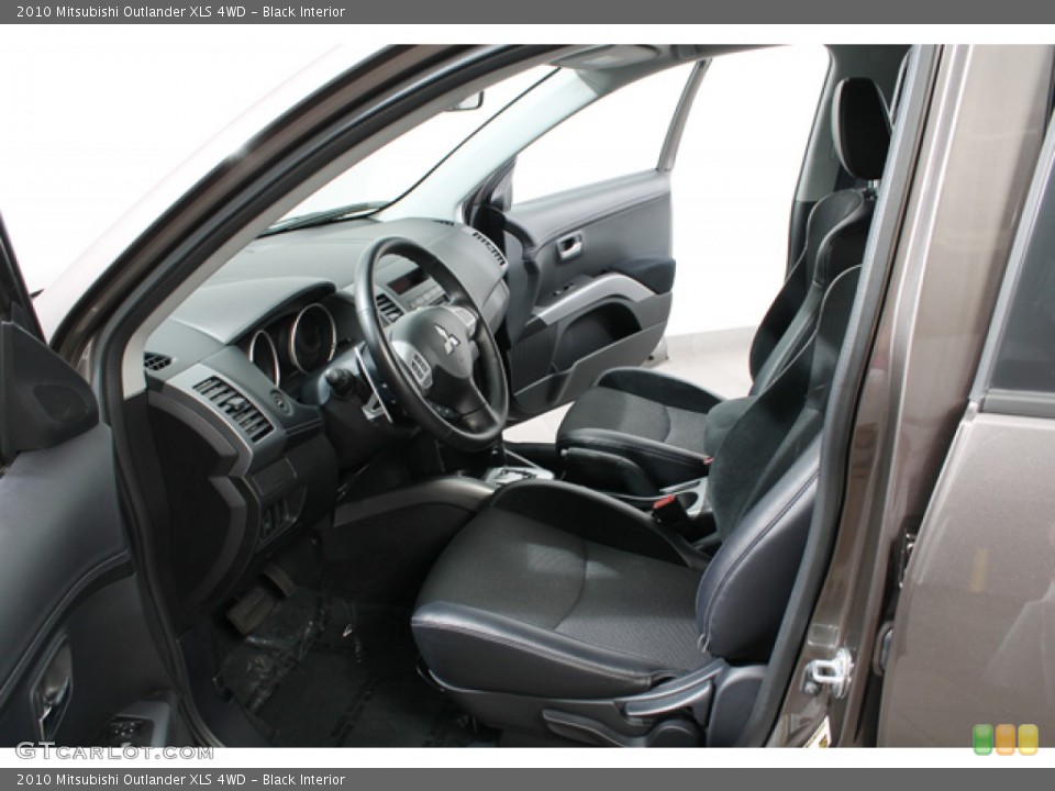 Black Interior Photo for the 2010 Mitsubishi Outlander XLS 4WD #67312952