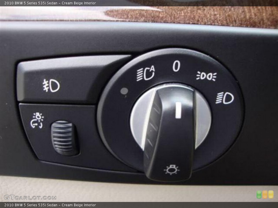 Cream Beige Interior Controls for the 2010 BMW 5 Series 535i Sedan #67317515