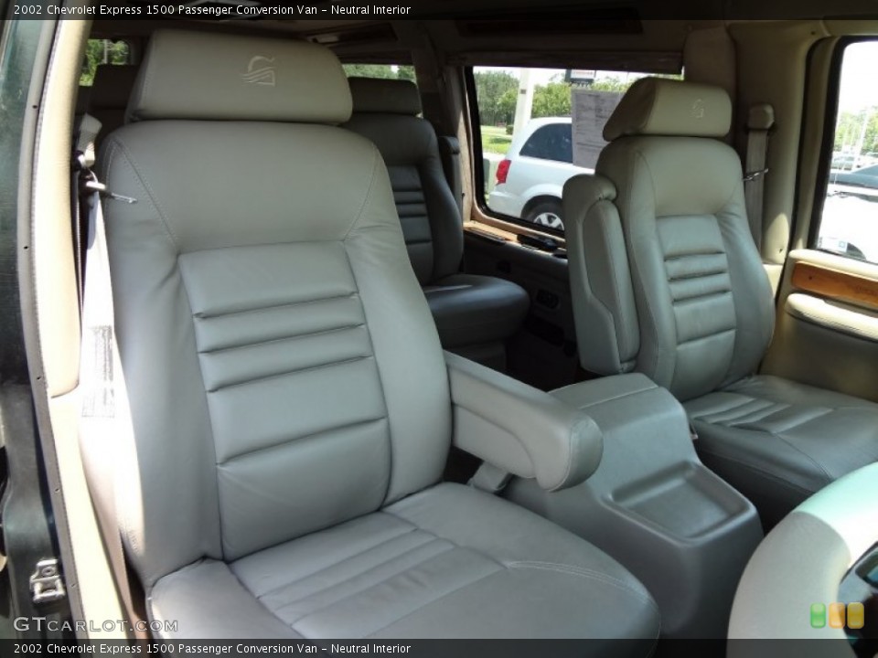 Neutral Interior Photo for the 2002 Chevrolet Express 1500 Passenger Conversion Van #67327880