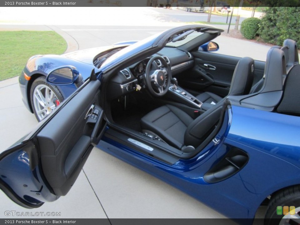 Black Interior Photo for the 2013 Porsche Boxster S #67345049