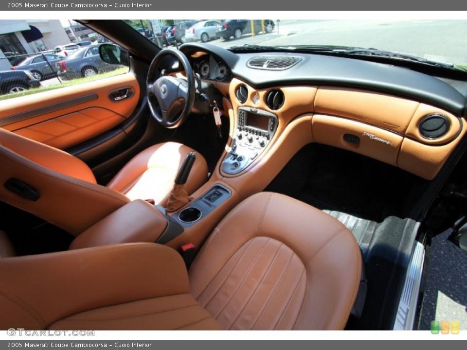 Cuoio Interior Dashboard for the 2005 Maserati Coupe Cambiocorsa #67356482