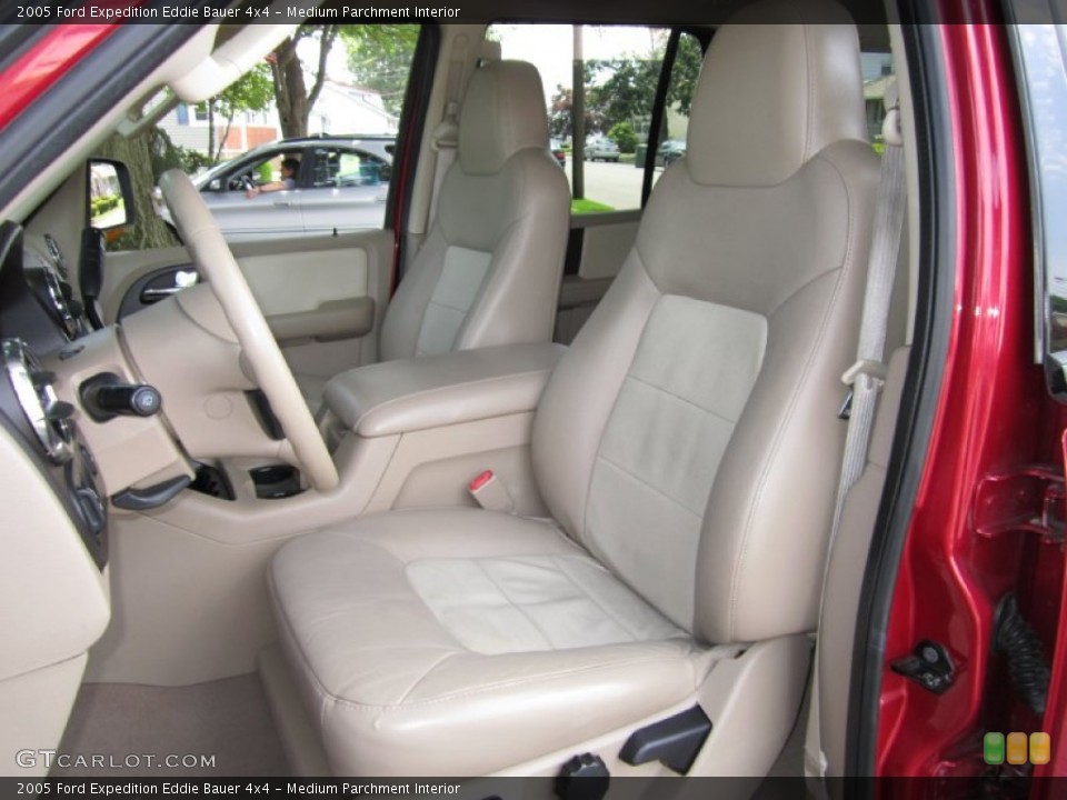 Medium Parchment Interior Photo for the 2005 Ford Expedition Eddie Bauer 4x4 #67364063