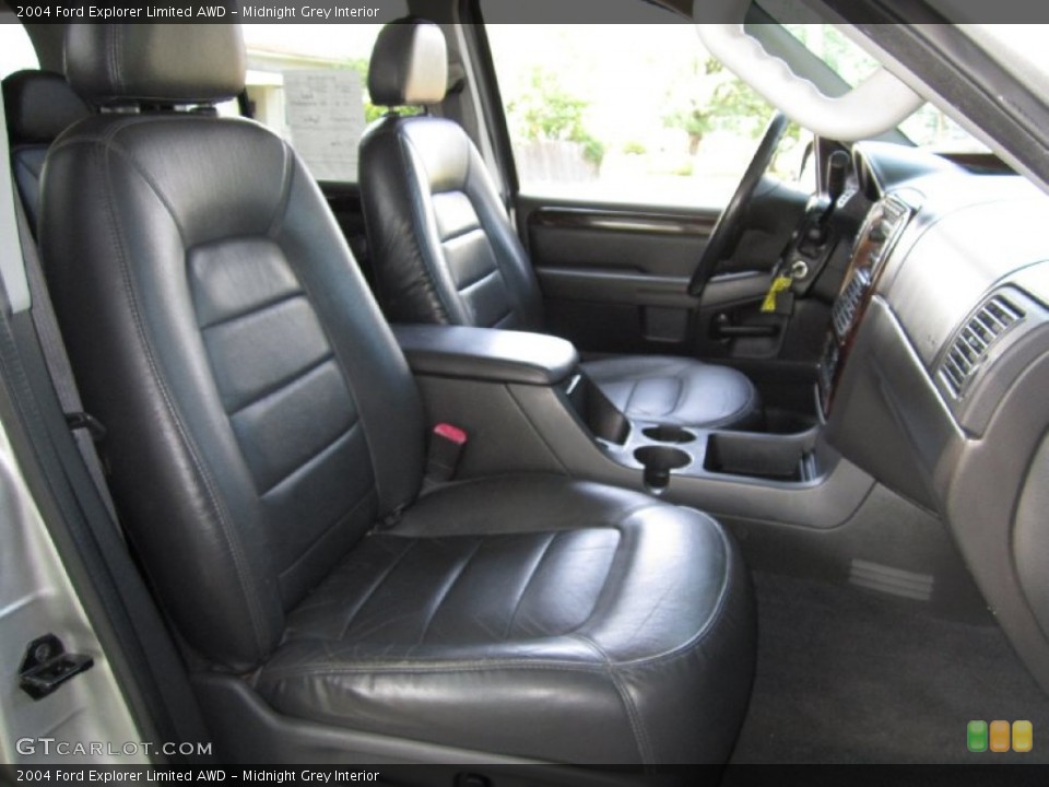 Midnight Grey Interior Photo for the 2004 Ford Explorer Limited AWD #67365344