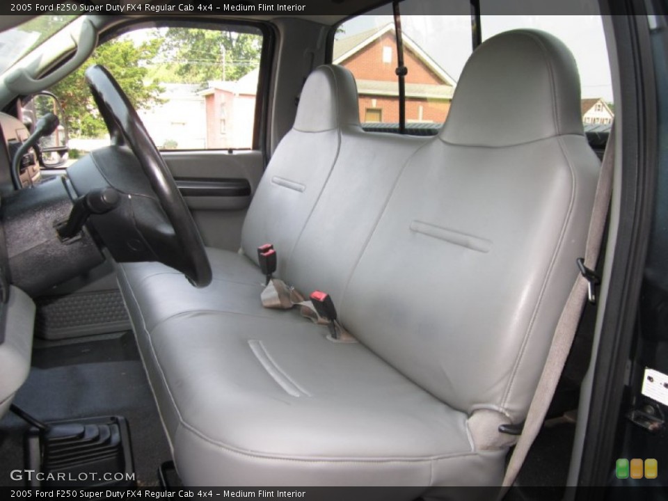 Medium Flint Interior Photo for the 2005 Ford F250 Super Duty FX4 Regular Cab 4x4 #67365669