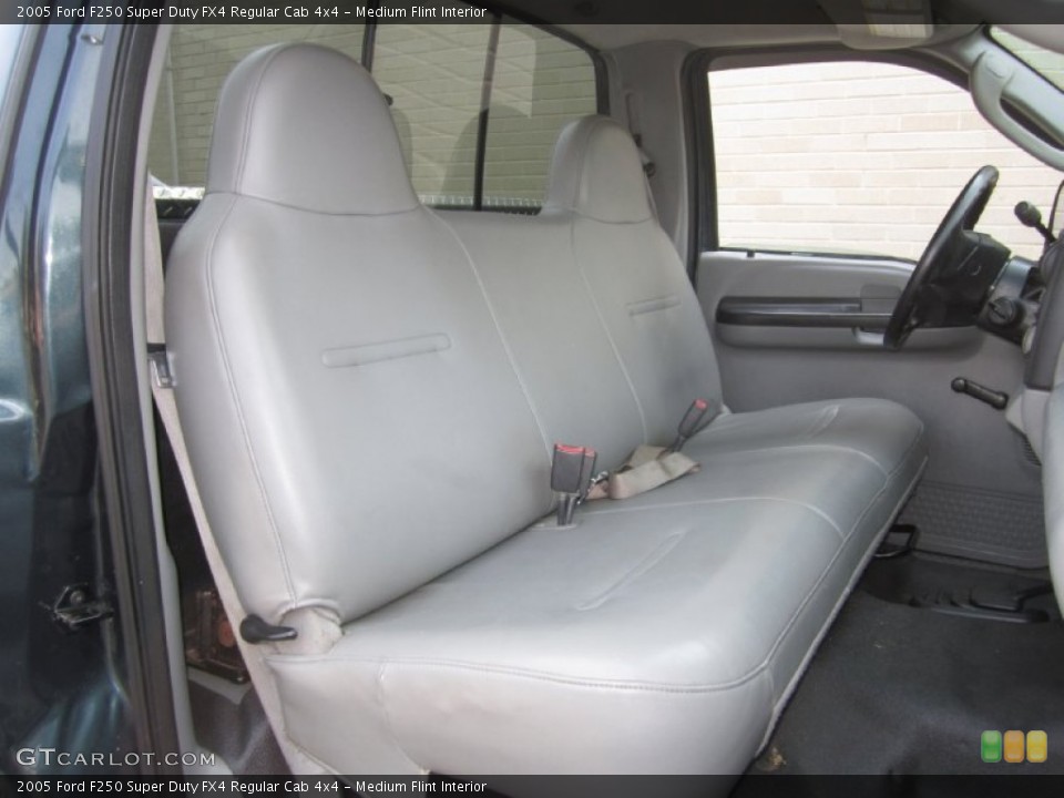 Medium Flint Interior Photo for the 2005 Ford F250 Super Duty FX4 Regular Cab 4x4 #67365680
