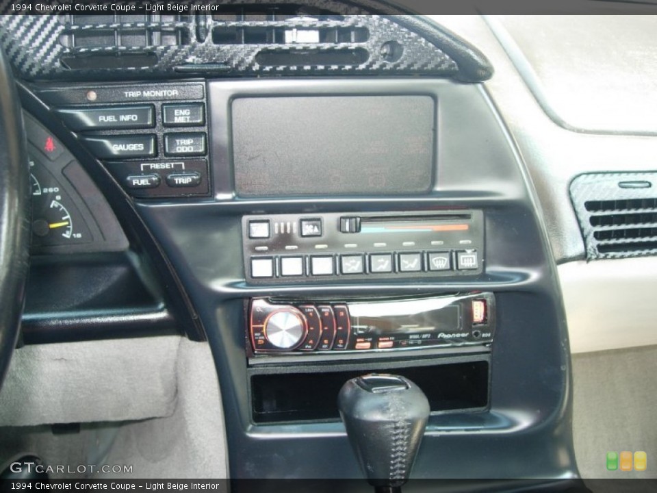 Light Beige Interior Controls for the 1994 Chevrolet Corvette Coupe #67372235