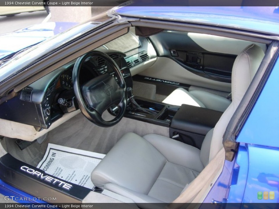 Light Beige Interior Photo for the 1994 Chevrolet Corvette Coupe #67372246