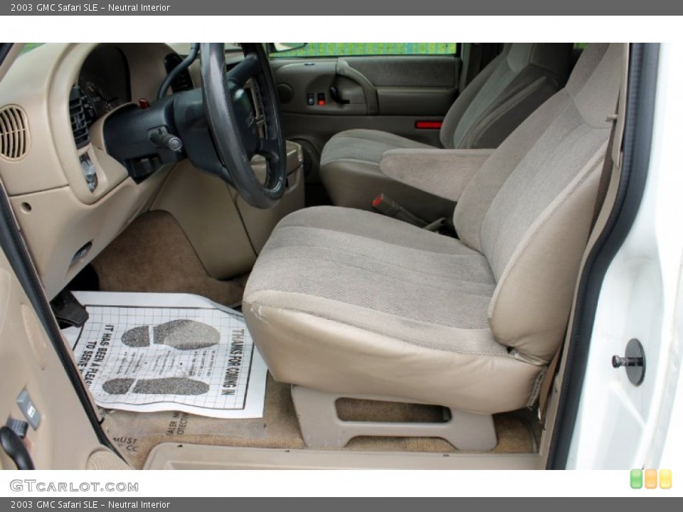 Neutral Interior Photo for the 2003 GMC Safari SLE #67373353