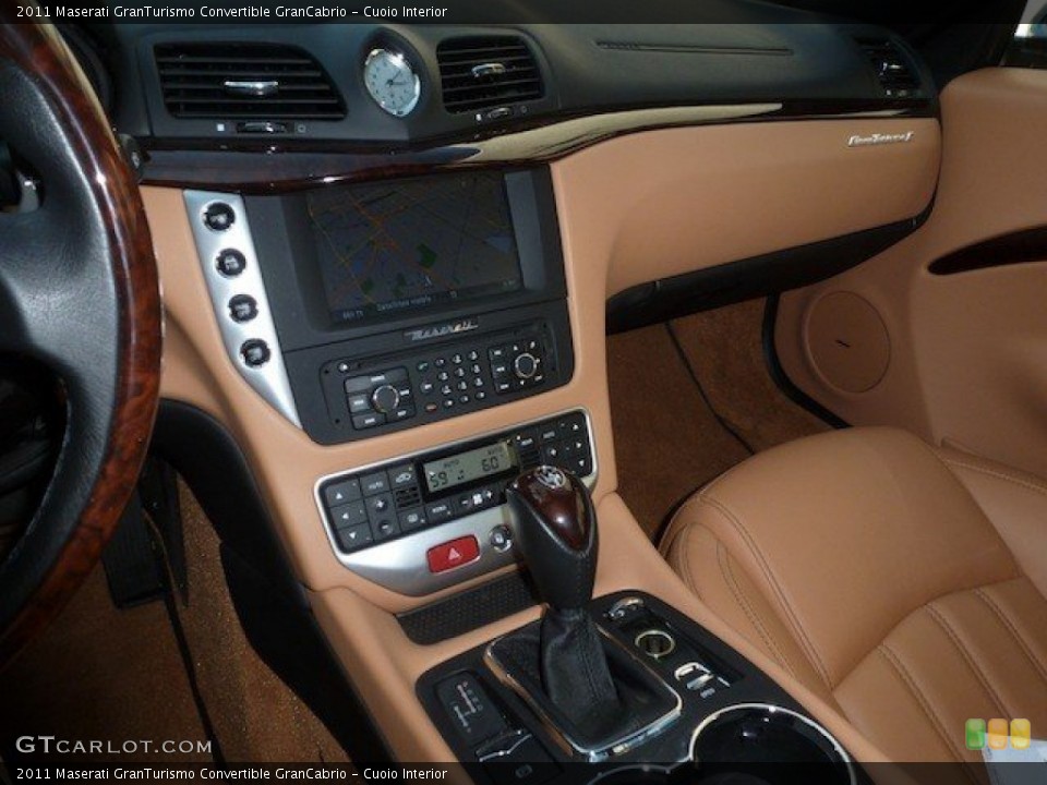 Cuoio Interior Controls for the 2011 Maserati GranTurismo Convertible GranCabrio #67382426