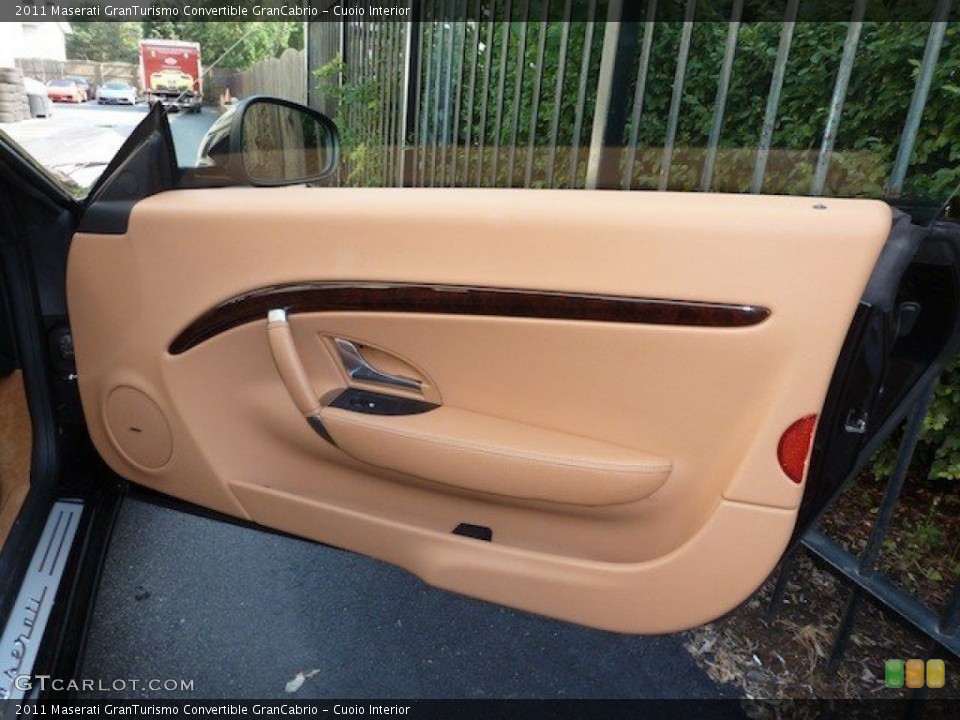 Cuoio Interior Door Panel for the 2011 Maserati GranTurismo Convertible GranCabrio #67382485