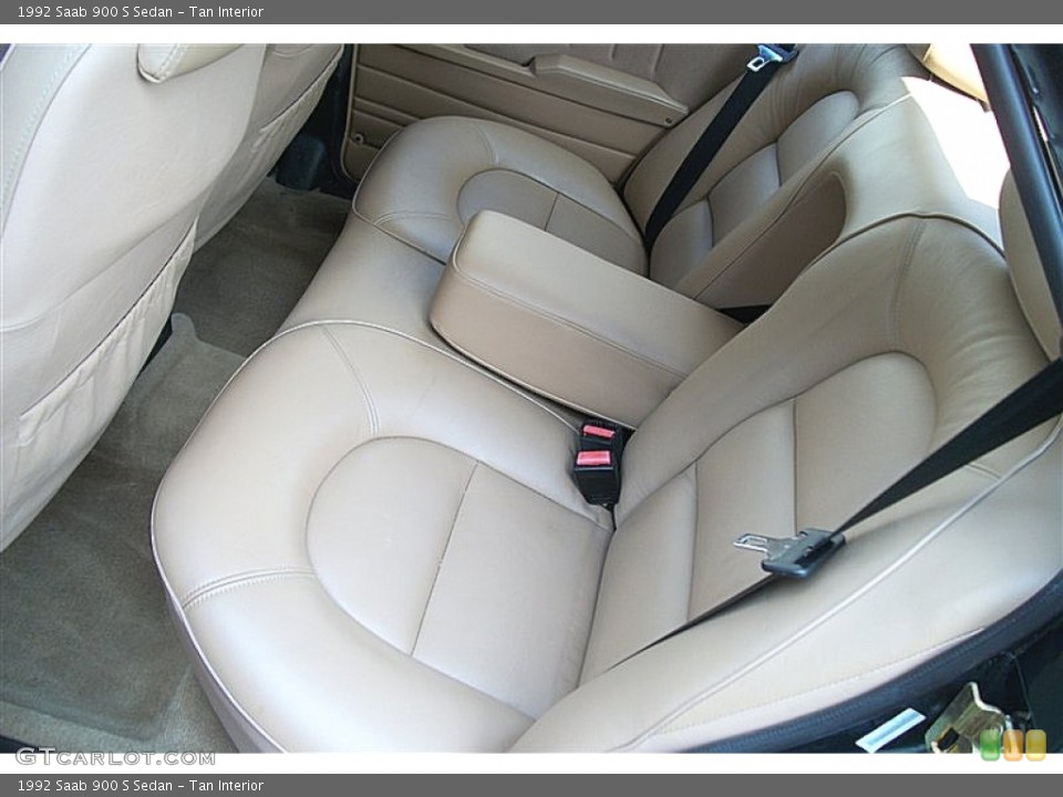 Tan 1992 Saab 900 Interiors